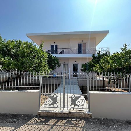 Koulouras Holiday Apartments Nikolaíika Exterior foto
